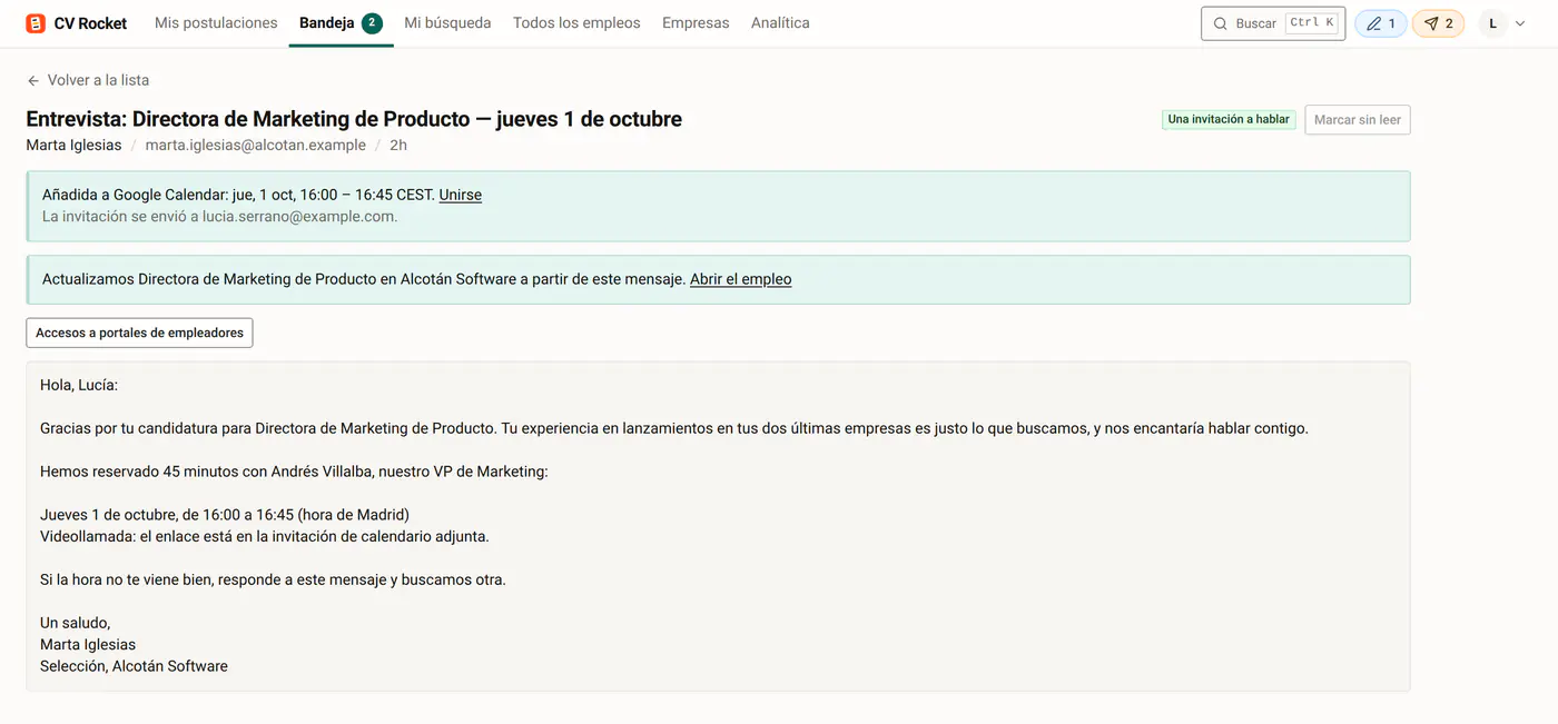 Una invitación a entrevista abierta en el buzón de CV Rocket, con la entrada de calendario que creó.